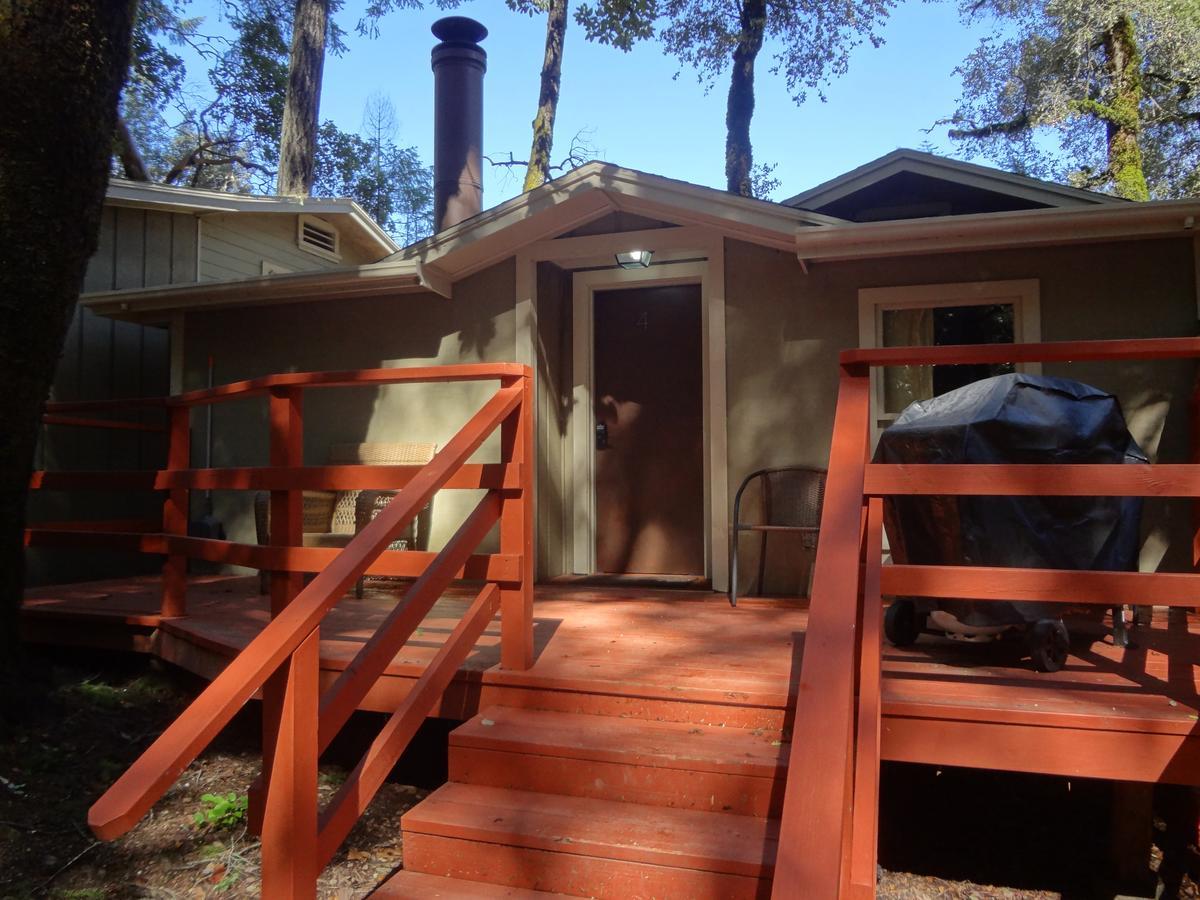 China Creek Cottages Willow Creek Exterior photo